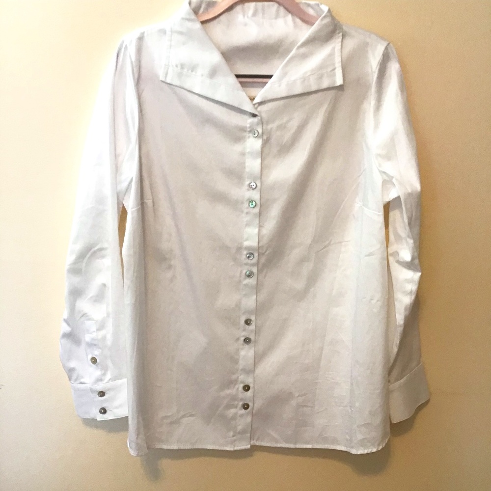 NWOT Soft Surroundings White Wide-collar L